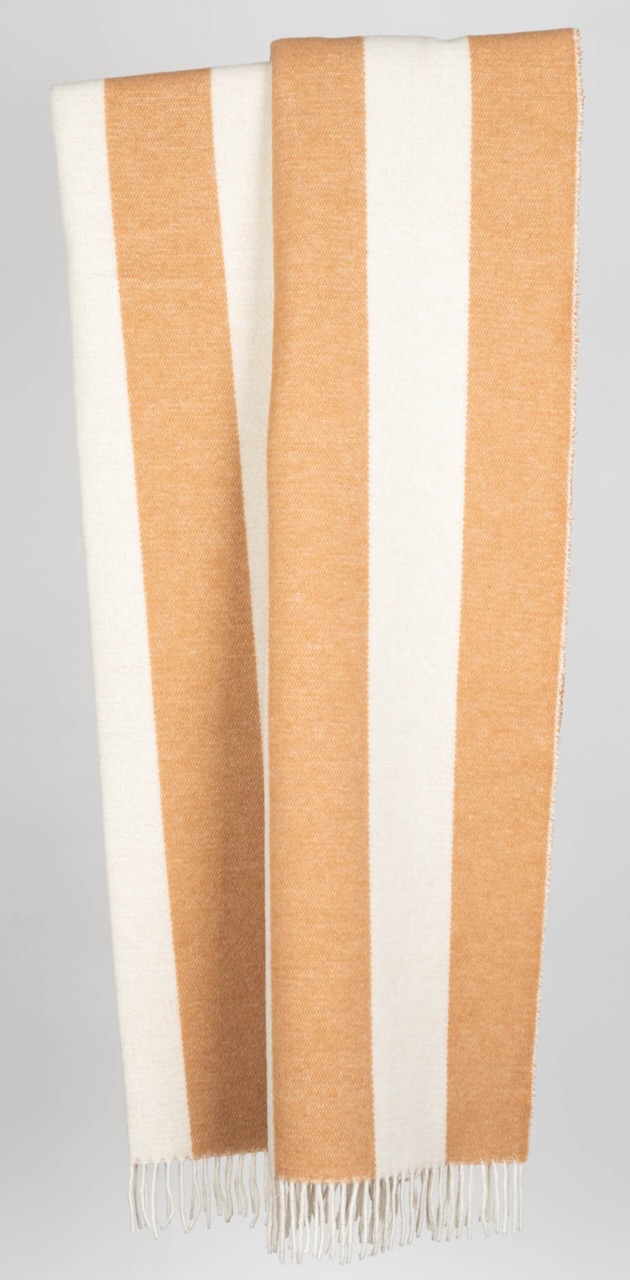 Wolldecke Streifen caramel/offwhite mit wollweißen Fransen Wolldecke Streifen caramel/offwhite mit wollweißen Fransen