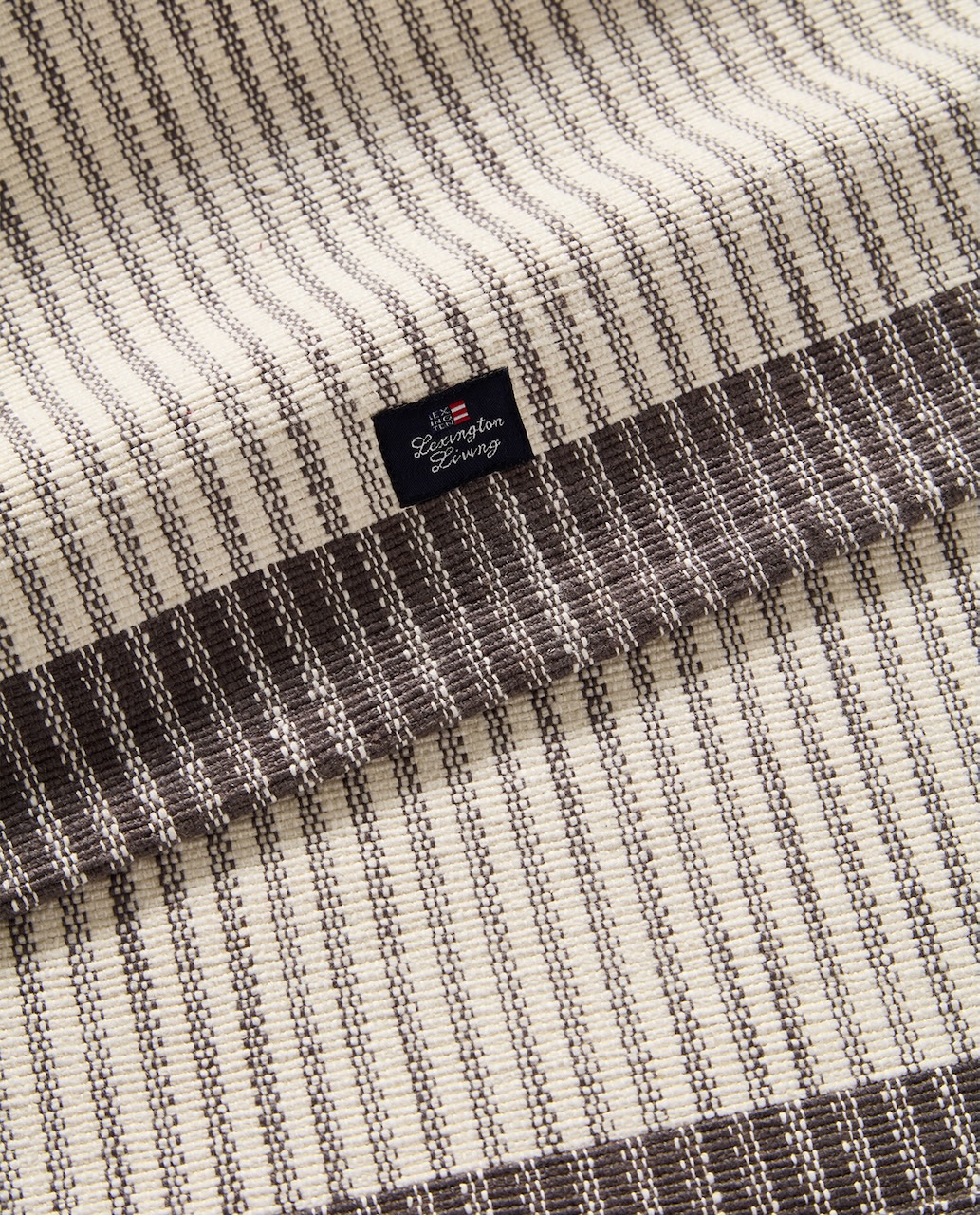 Lexington Tischläufer Streifen grau/offwhite Lexington Tischläufer Streifen grau/offwhite