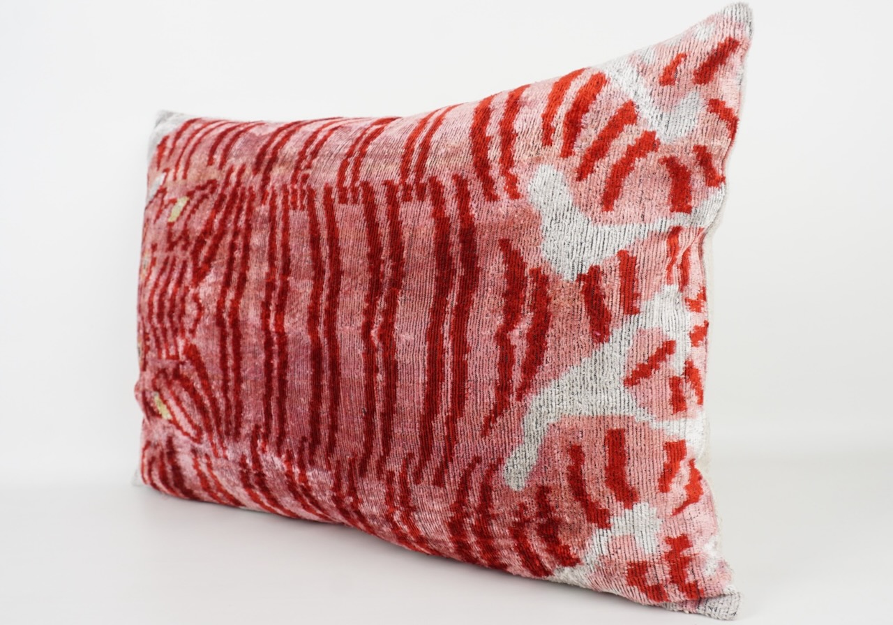 Kissenbezug Seide Tiger rosa/rot/offwhite 40x60 cm Kissenbezug Seide Tiger rosa/rot/offwhite 40x60 cm