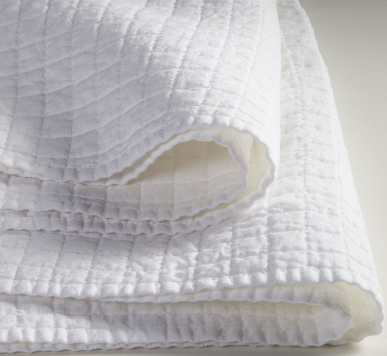 Evelyn Kahle Bettüberwurf Square weiß Evelyn Kahle Bettüberwurf Square weiß