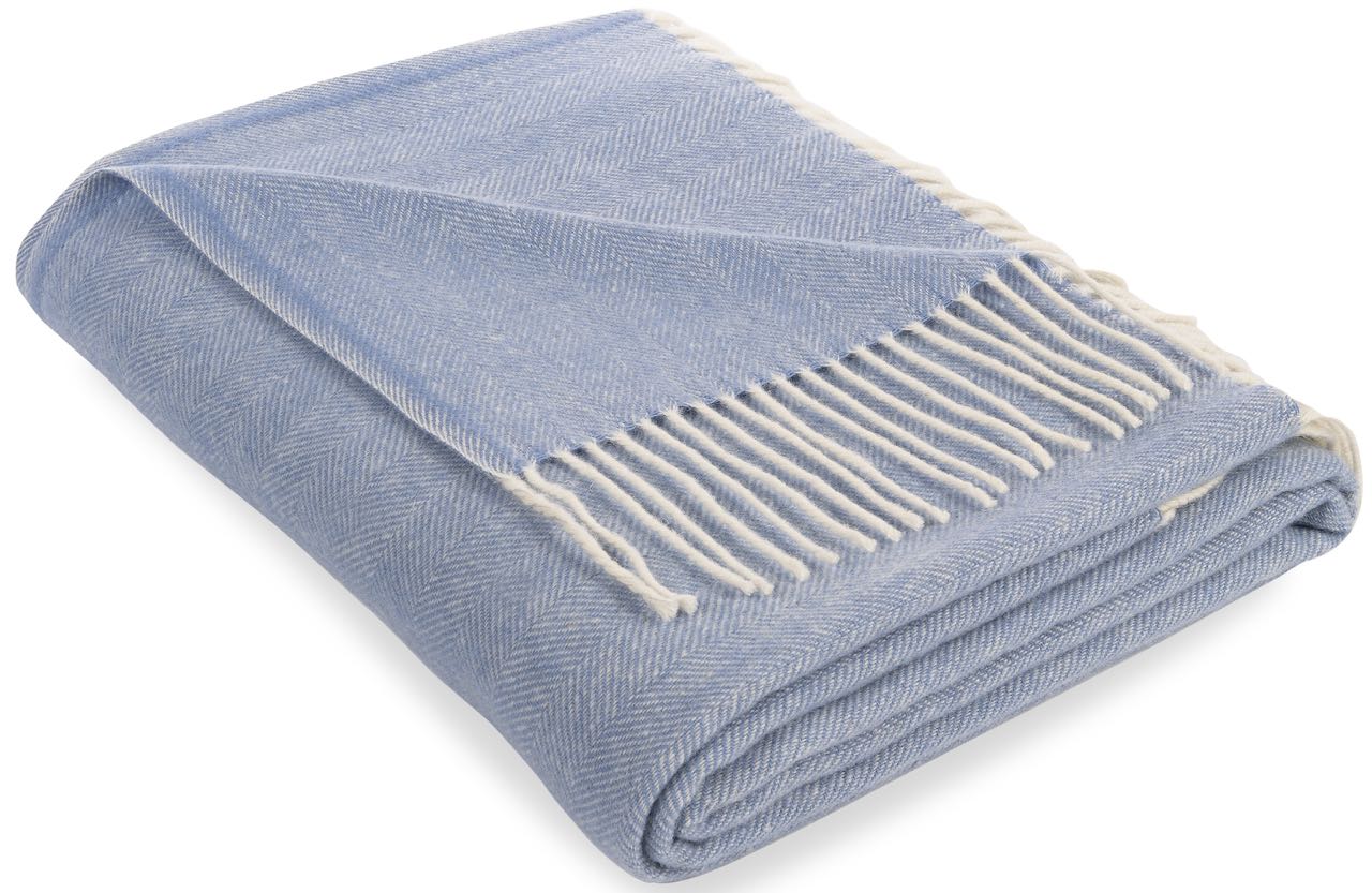 Wolldecke Merino Classic pastell mit wollweißen Fransen Wolldecke Merino Classic pastell mit wollweißen Fransen